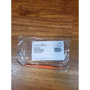 NEW Pampered‎ Chef Orange Citrus Peeler #1260